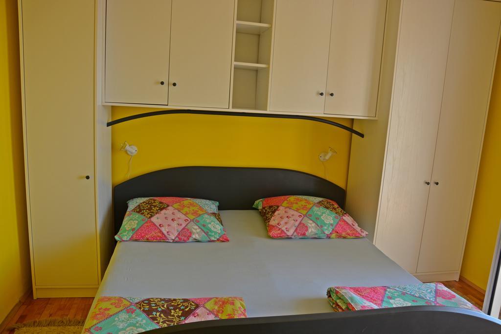 Apartments Gareta Gradac  Kamer foto