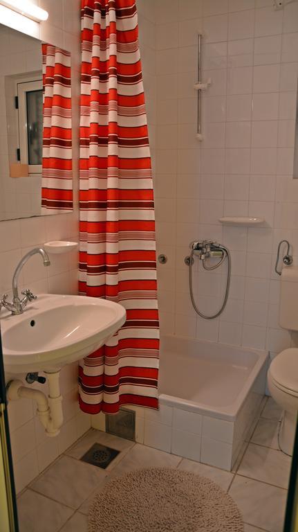 Apartments Gareta Gradac  Kamer foto